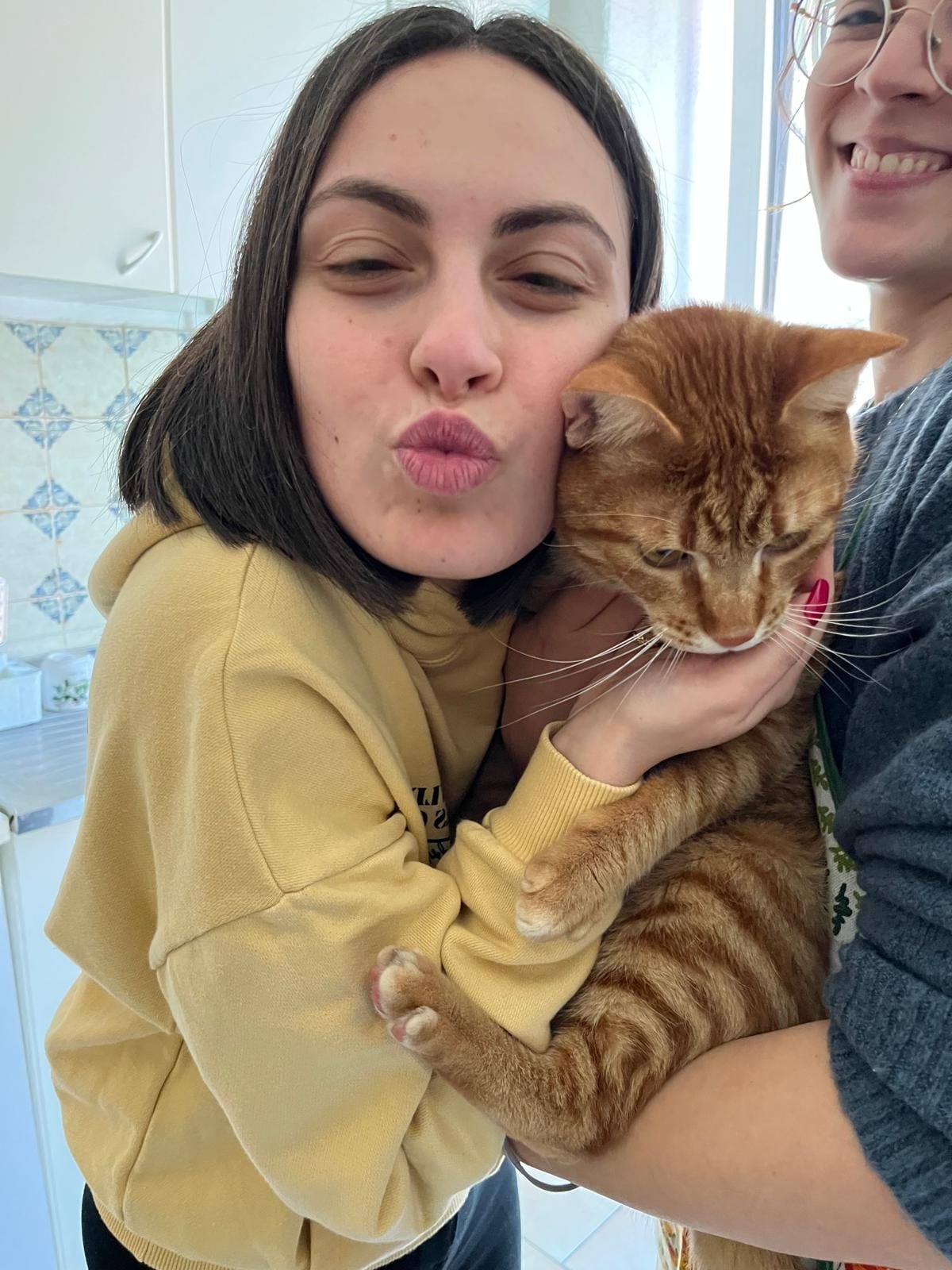 Donna con occhiali
